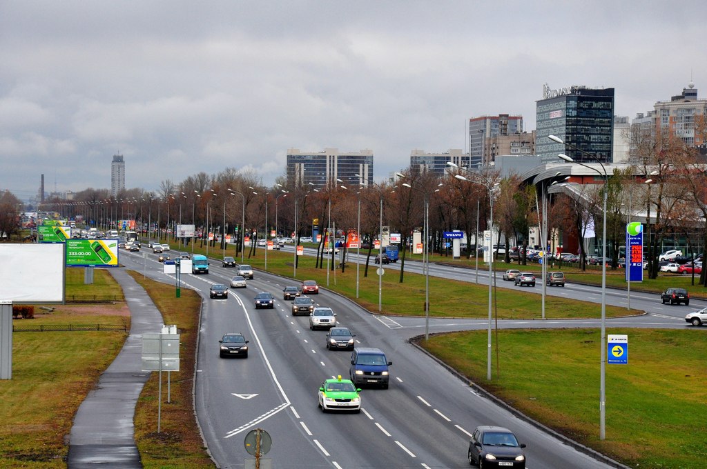 Шоссе санкт петербурга. Пулковское шоссе Санкт-Петербург. Пулковское шоссе улицы. Площадь на Пулковском шоссе. Пулковское шоссе СПБ от площади Победы.